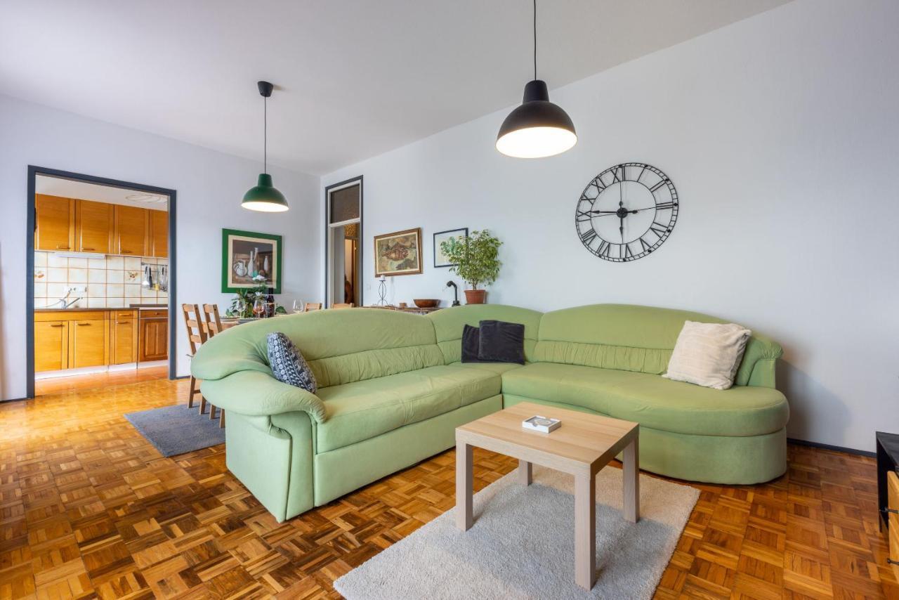 Apartment Suzy Dramalj Exteriör bild